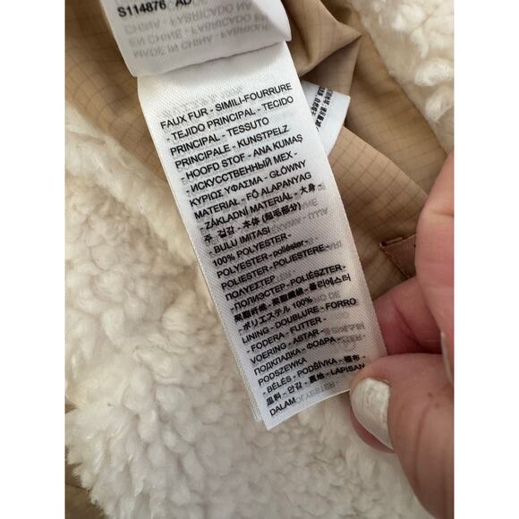 NWT Levi’s MARLOWE OVERSIZED REVERSIBLE SHERPA JACKET Size Small - Picture 8 of 11